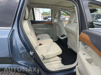 2021 Volvo XC90 T6 Momentum 7-Passenger - miniatura 17