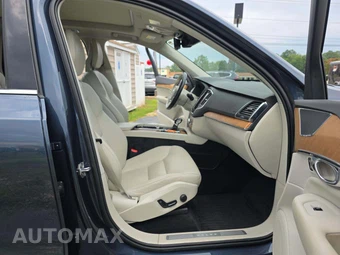 2021 Volvo XC90 T6 Momentum 7-Passenger - miniatura 19