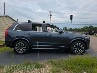 2021 Volvo XC90 T6 Momentum 7-Passenger - miniatura 4