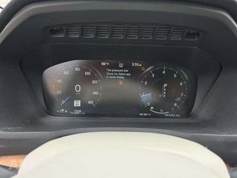 2021 Volvo XC90 T6 Momentum 7-Passenger - miniatura 9