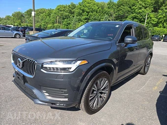 2021 Volvo XC90 T6 Momentum 7-Passenger