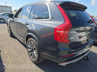2021 Volvo XC90 T6 Momentum 7-Passenger - miniatura 3