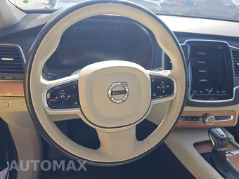 2021 Volvo XC90 T6 Momentum 7-Passenger - miniatura 10