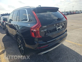 2021 Volvo XC90 T6 Momentum 7-Passenger - miniatura 6