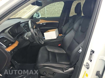 2021 Volvo XC90 T6 Momentum 7-Passenger - miniatura 3