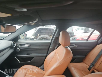 2022 Alfa Romeo Giulia Ti – miniatura 17