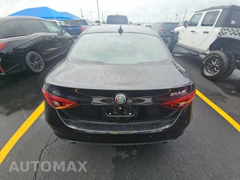 2022 Alfa Romeo Giulia Ti – miniatura 5