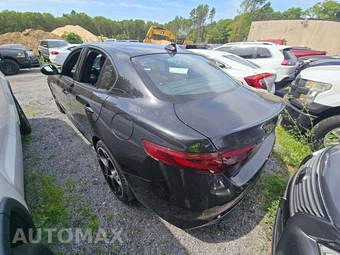 2022 Alfa Romeo Giulia Ti – miniatura 2