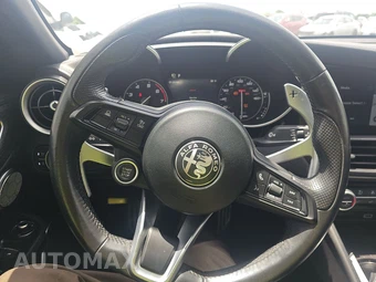 2022 Alfa Romeo Giulia Ti – miniatura 10
