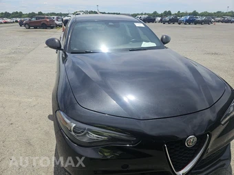 2022 Alfa Romeo Giulia Ti – miniatura 2