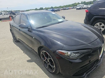 2022 Alfa Romeo Giulia Ti – miniatura 3