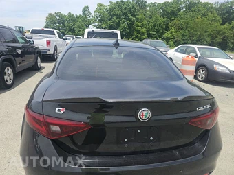 2022 Alfa Romeo Giulia Ti – miniatura 5