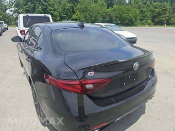 2022 Alfa Romeo Giulia Ti – miniatura 6