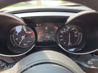 2022 Alfa Romeo Giulia Veloce – miniatura 9