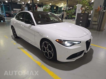 2022 Alfa Romeo Giulia Veloce - miniatura 4