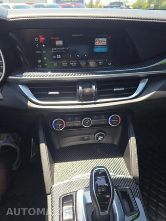 2022 Alfa Romeo Stelvio Quadrifoglio - miniatura 10