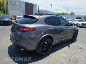 2022 Alfa Romeo Stelvio Quadrifoglio - miniatura 3