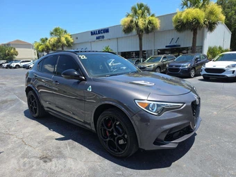 2022 Alfa Romeo Stelvio Quadrifoglio - miniatura 4