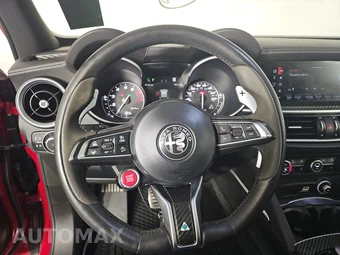 2022 Alfa Romeo Stelvio Quadrifoglio - miniatura 10