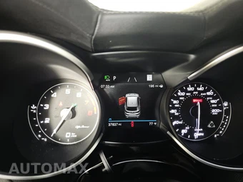 2022 Alfa Romeo Stelvio Quadrifoglio - miniatura 12