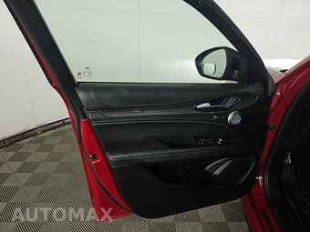 2022 Alfa Romeo Stelvio Quadrifoglio - miniatura 9