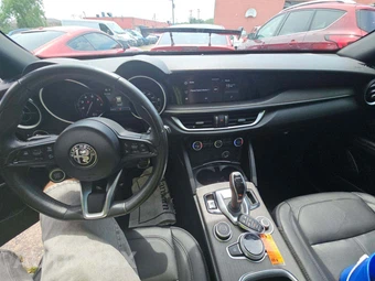 2022 Alfa Romeo Stelvio Ti – miniatura 10