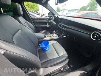 2022 Alfa Romeo Stelvio Ti – miniatura 18