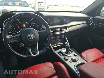 2022 Alfa Romeo Stelvio Veloce – miniatura 11