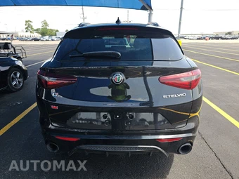 2022 Alfa Romeo Stelvio Veloce – miniatura 5