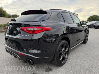 2022 Alfa Romeo Stelvio Veloce - miniatura 14
