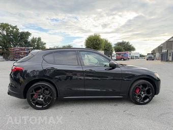 2022 Alfa Romeo Stelvio Veloce - miniatura 15