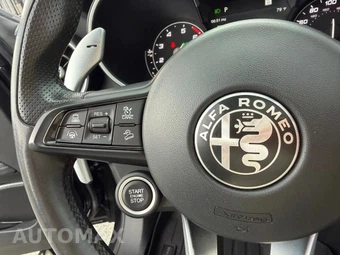 2022 Alfa Romeo Stelvio Veloce - miniatura 21