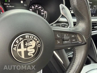 2022 Alfa Romeo Stelvio Veloce - miniatura 22