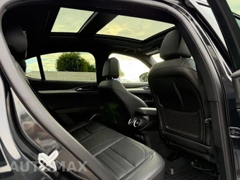 2022 Alfa Romeo Stelvio Veloce - miniatura 34