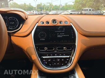 2022 Aston Martin DBX - miniatura 10