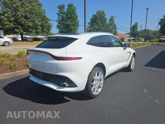 2022 Aston Martin DBX - miniatura 3