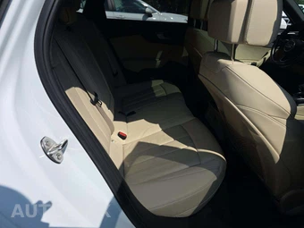 2022 Audi A4 Sedan S line Premium Plus - miniatura 16