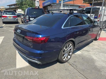 2022 Audi A4 Sedan S line Premium Plus – miniatura 3