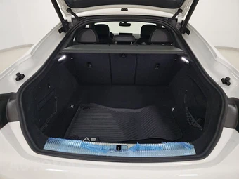 2022 Audi A5 Sportback S Line Prestige Hatchback - miniatura 16