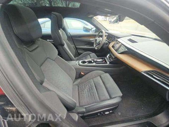 2022 Audi e-tron GT quattro Premium Plus – miniatura 18