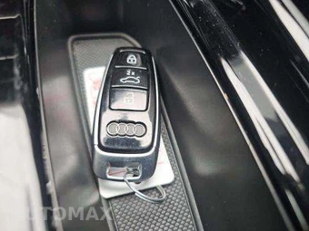 2022 Audi e-tron GT quattro Premium Plus – miniatura 8