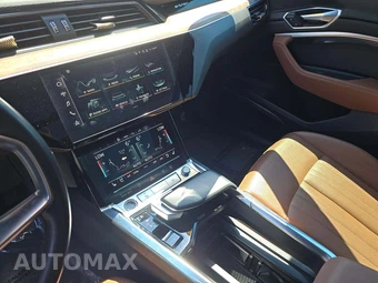 2022 Audi e-tron Premium Plus – miniatura 10