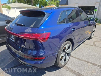 2022 Audi e-tron Premium Plus – miniatura 3