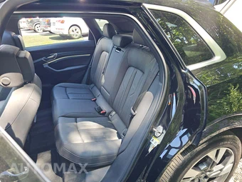 2022 Audi e-tron Premium – miniatura 13