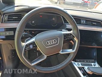 2022 Audi e-tron Premium – miniatura 10