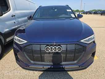 2022 Audi e-tron Premium – miniatura 2
