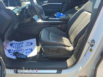 2022 Audi e-tron Sportback S line Premium Plus – miniatura 3