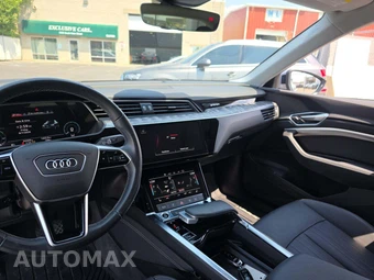 2022 Audi e-tron Sportback S line Premium - miniatura 10