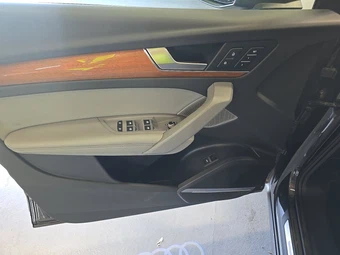 2022 Audi Q5 Premium Plus - miniatura 9