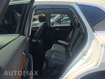 2022 Audi Q5 S line Premium Plus – miniatura 13